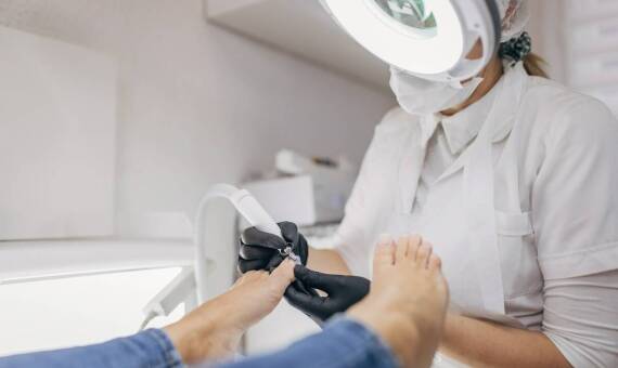 Klamry ortonyksyjne jako skuteczna metoda leczenia wrastających paznokci