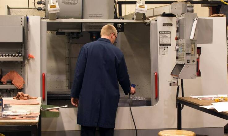 Jakie są najczęstsze przyczyny niestabilnych obrotów w frezarkach i jak je naprawić?