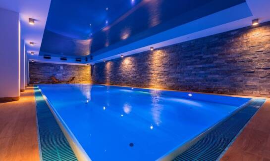 Poradnik zakupu: na co zwrócić uwagę przy wyborze basenu z przeciwprądem?