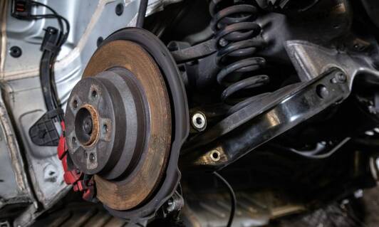 Dlaczego warto zlecić naprawę zawieszenia doświadczonym specjalistom?