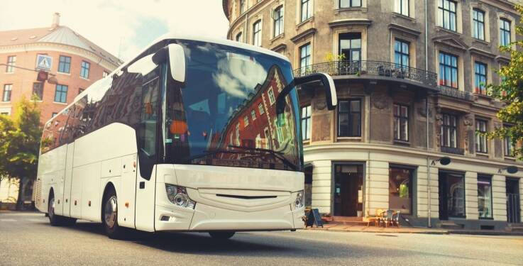 Przewozy autokarowe Puławy: jak zadbać o wygodę pasażerów na długich trasach