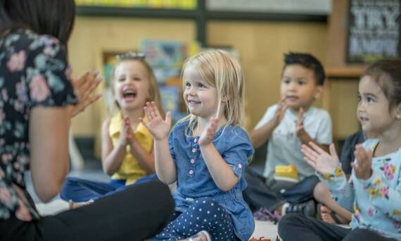 Jakie metody stosujemy, aby uczynić zajęcia muzyczne atrakcyjnymi dla dzieci?