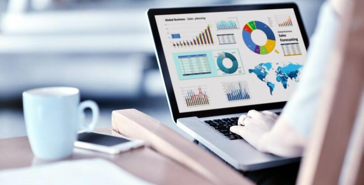 Jak doradztwo finansowe wspiera efektywność zespołów w firmie?