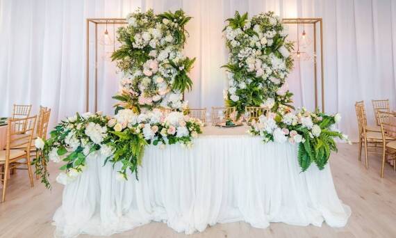 Chrzciny i komunie – jak sala bankietowa może uczynić je niezapomnianymi?