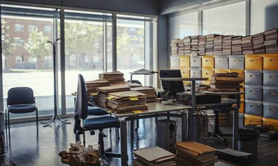 Rachunkowość uproszczona vs pełna: Kiedy warto skorzystać z usług biura?