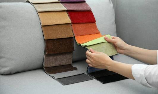 Jakie korzyści niesie ze sobą profesjonalne tapicerowanie mebli?