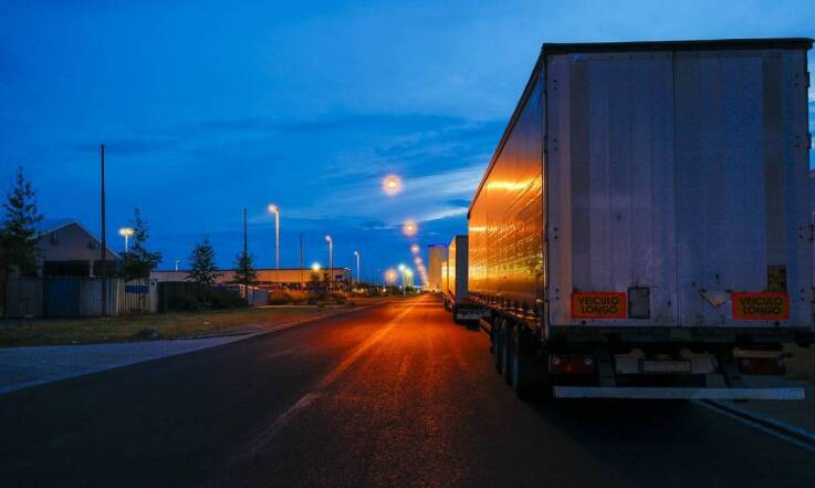 Dlaczego kierowcy TIR-ów wybierają parking w Słubicach?