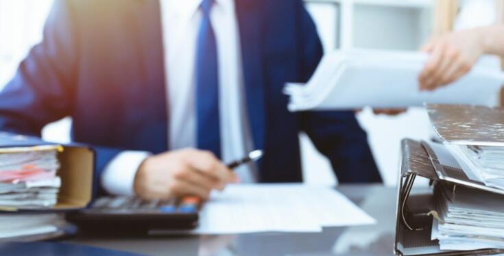 Kiedy osoby uzależnione od narkotyków zgłaszają się po pomoc do adwokata?