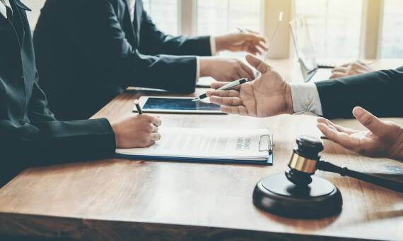 Jak radca prawny może pomóc w zrozumieniu zawiłości prawnych związanych z podziałem majątku