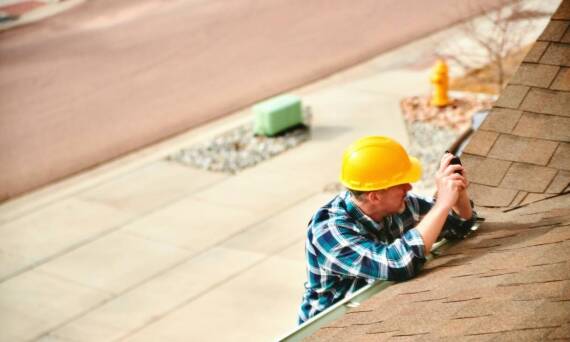 Konserwacja dachu – jak przedłużyć żywotność pokrycia?
