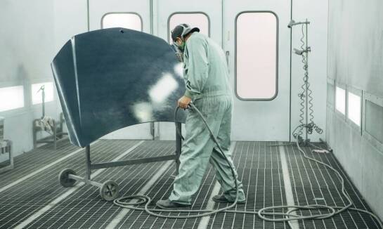 Jakie są najczęstsze błędy popełniane podczas samodzielnej naprawy karoserii?