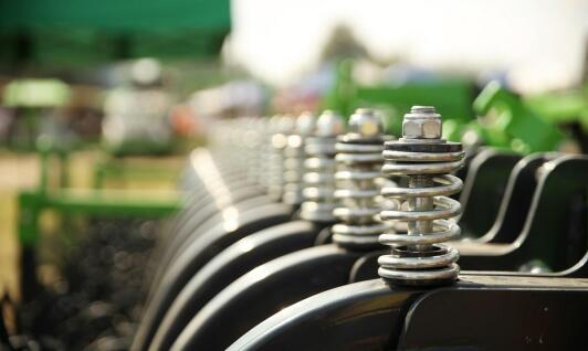 Jak lemiesz wpływa na efektywność maszyn rolniczych?