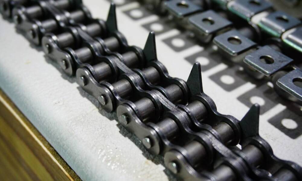 Zastosowanie łańcucha specjalnego w systemach automatyki przemysłowej: kluczowe aspekty