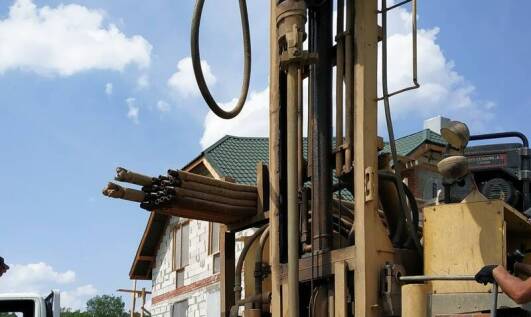 Przewierty pionowe i poziome: kiedy stosować które rozwiązanie?