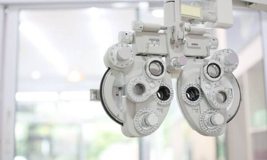 Specjalistyczne podejście do doboru soczewek progresywnych w salonach optycznych