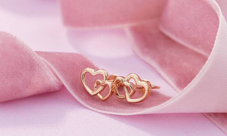 Jak dbać o złote bransoletki, aby zachowały swój blask?