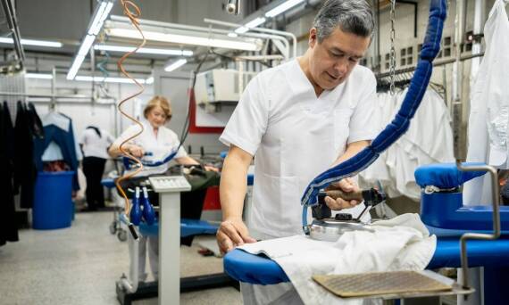 Jak nowoczesne technologie wpływają na jakość prania pościeli hotelowej?