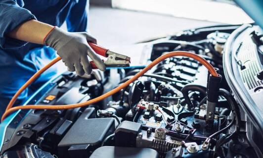 Jakie wyzwania stawiają przed serwisami nowoczesne układy napędowe?