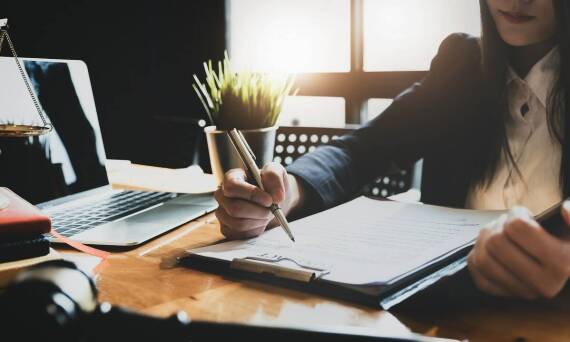 Umowa o dożywocie – kluczowe aspekty prawne omawiane przez notariusza