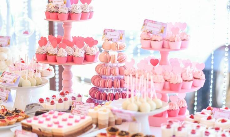 Zamawianie tortu online: Wygodne rozwiązanie dla zapracowanych