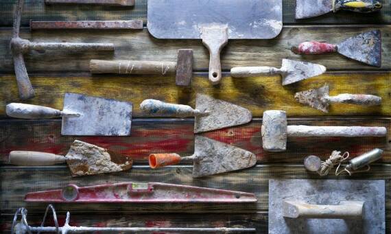 Nóż survivalowy a multitool – różnice i zastosowanie