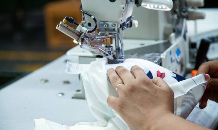 Personalizacja odzieży medycznej – jak dostosować uniform do indywidualnych potrzeb?