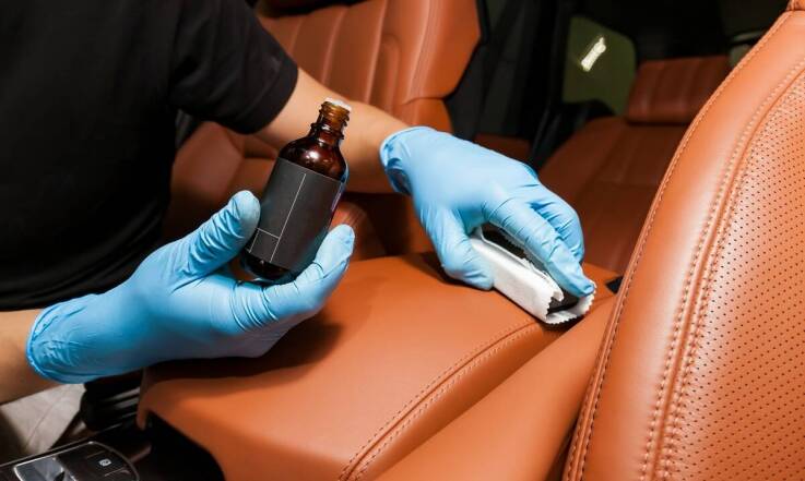 Renowacja tapicerki skórzanej a wartość odsprzedaży samochodu