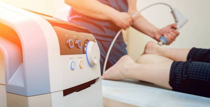 Łokieć tenisisty – jak kompleksowa rehabilitacja może pomóc?