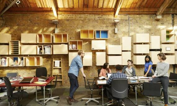 Jak biuro projektowe wspiera inwestorów w procesie realizacji inwestycji budowlanych?