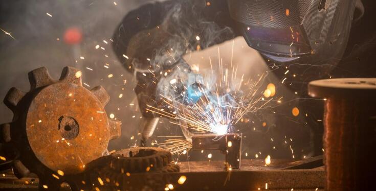 Jakie są najczęstsze błędy przy użytkowaniu spawarki migomat i jak ich unikać?