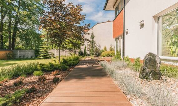 Jakie wykończenia najlepiej sprawdzają się na tarasach kompozytowych?