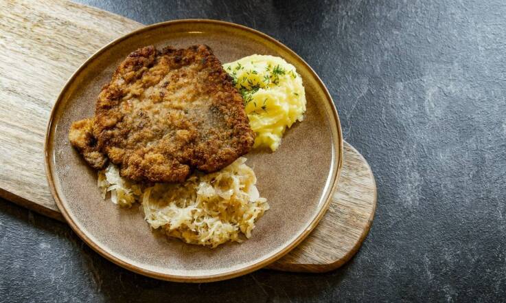 Jakie są regionalne sposoby podania schabu na Podhalu?