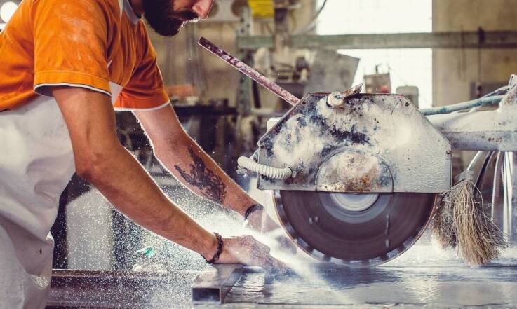 Precyzyjne cięcie fundamentów betonowych techniką diamentową