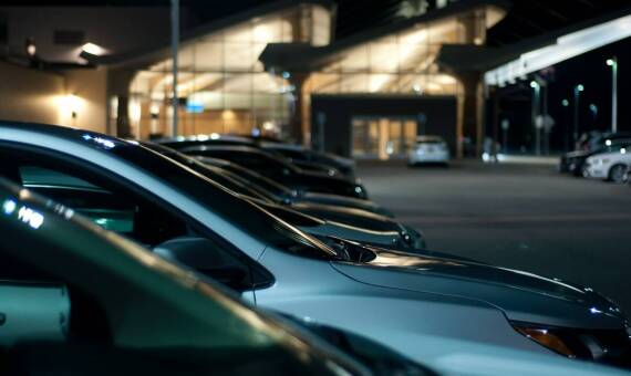 Skup aut za gotówkę – co oferuje właścicielom pojazdów z kredytem?