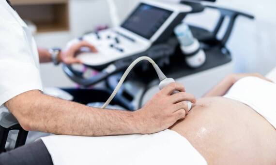 Jak USG pomaga w monitorowaniu zdrowia kobiety w trakcie ciąży?