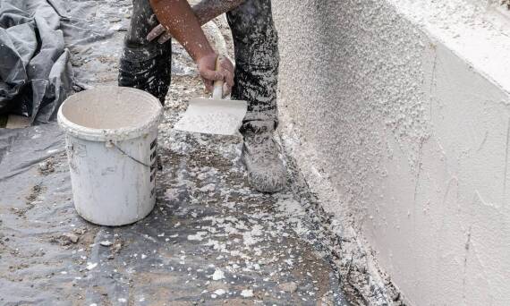 Poradnik: Konserwacja tynków cementowo-wapiennych zewnętrznych