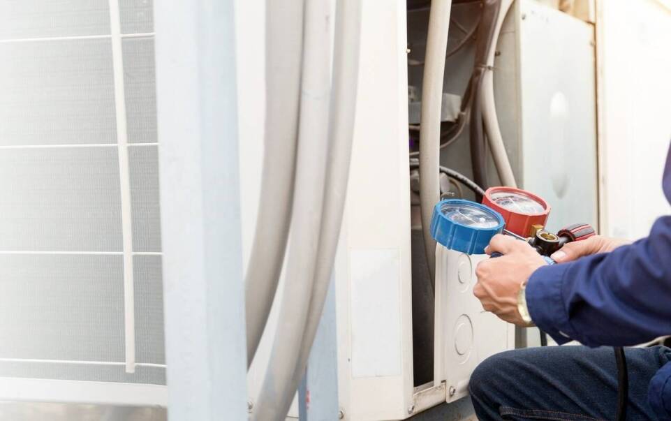 Jakie są najważniejsze aspekty prawne dotyczące montażu i serwisu klimatyzacji?