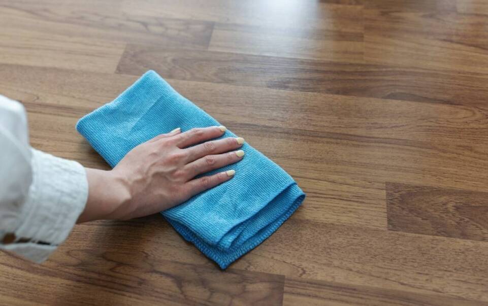 Podłogi kobyłka: jak zapewnić ich długotrwałą estetykę i trwałość?