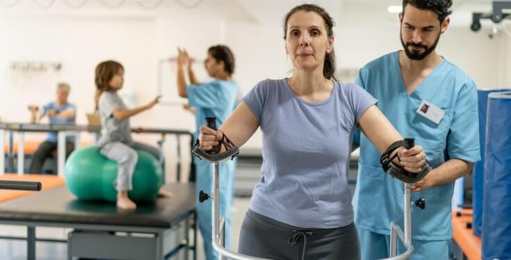 Jakie metody rehabilitacyjne stosuje się przy bólach kręgosłupa?