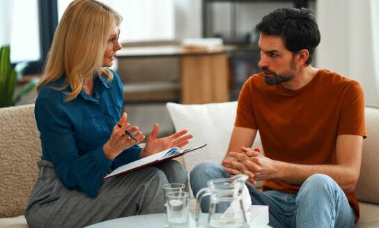 Obsesyjna zazdrość o partnera. Czy psychoterapia dla par może być rozwiązaniem?