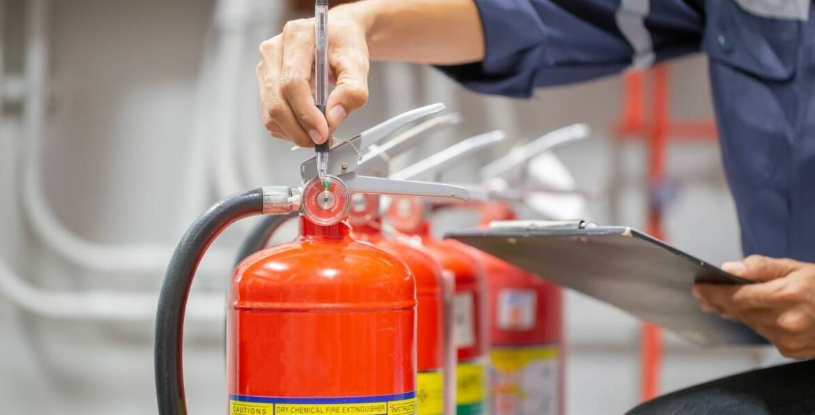 Profesjonalne nakładanie farby przeciwpożarowej: klucz do ochrony obiektów