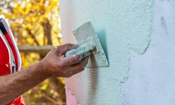 Porównanie różnych typów tynków stosowanych w elewacjach