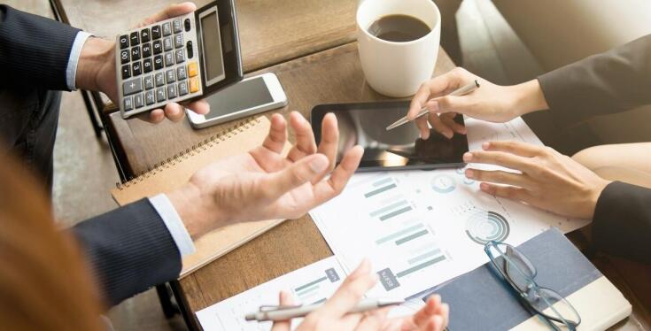 Profesjonalna obsługa kadrowo-płacowa dla firm – zalety współpracy