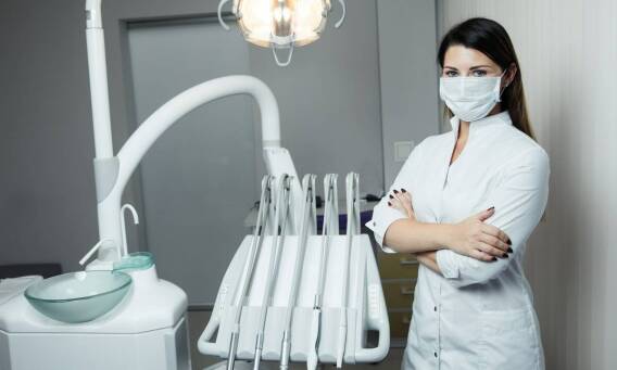 Jakie są najczęstsze mity dotyczące usuwania kamienia nazębnego w domu?