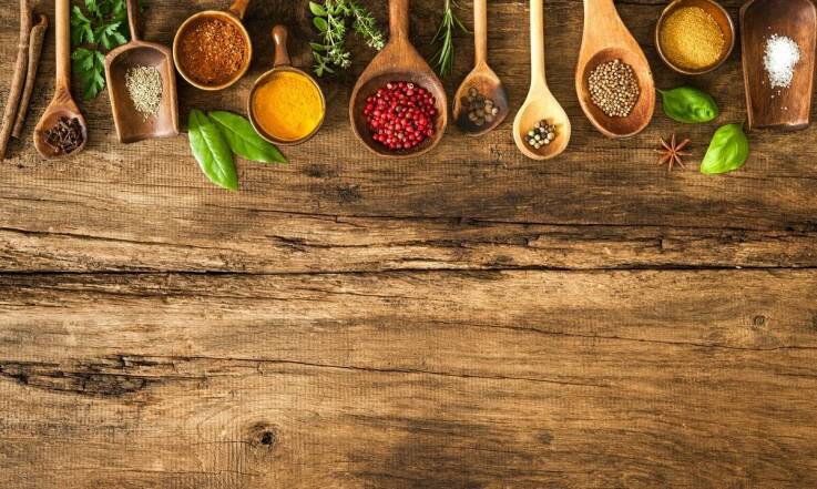 Porady dotyczące wyboru przypraw do wędzenia zimnym dymem