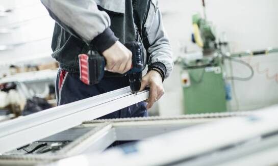 Łatwość montażu rolet dachowych – co warto wiedzieć przed zakupem?