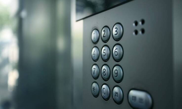 Przewaga sejfów elektronicznych nad mechanicznymi - co warto wiedzieć?