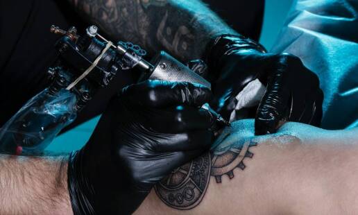 Warszawskie studia tatuażu: dlaczego stosują jednorazowe narzędzia?