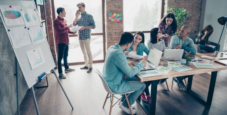 Jak programy rozwoju osobistego wspierają integrację społeczną?