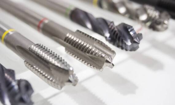 Charakterystyka i zastosowanie zintegrowanych prętów wiertniczych